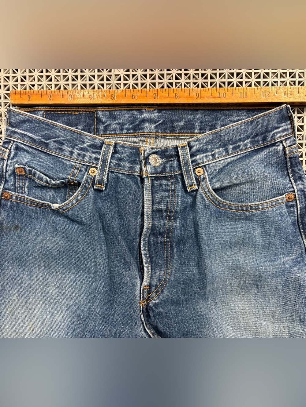 Vintage Levi's 501 Dark Wash Button-Fly Blue Jeans - Y2K - Picture 7 of 10